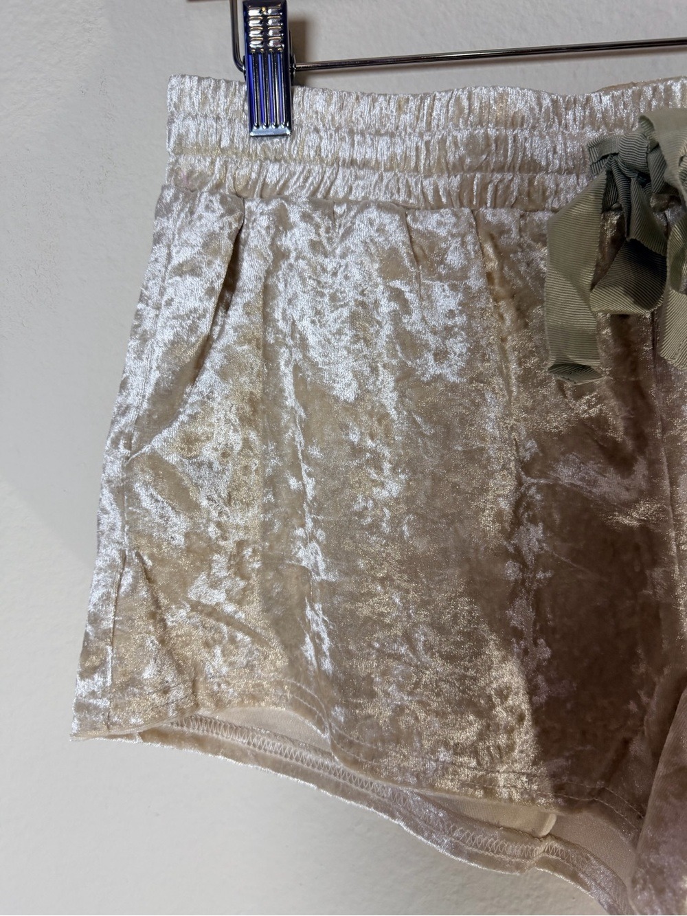 NWT Cotton Candy LA Champagne Crushed Velvet Lounge Shorts M - Picture 10 of 11